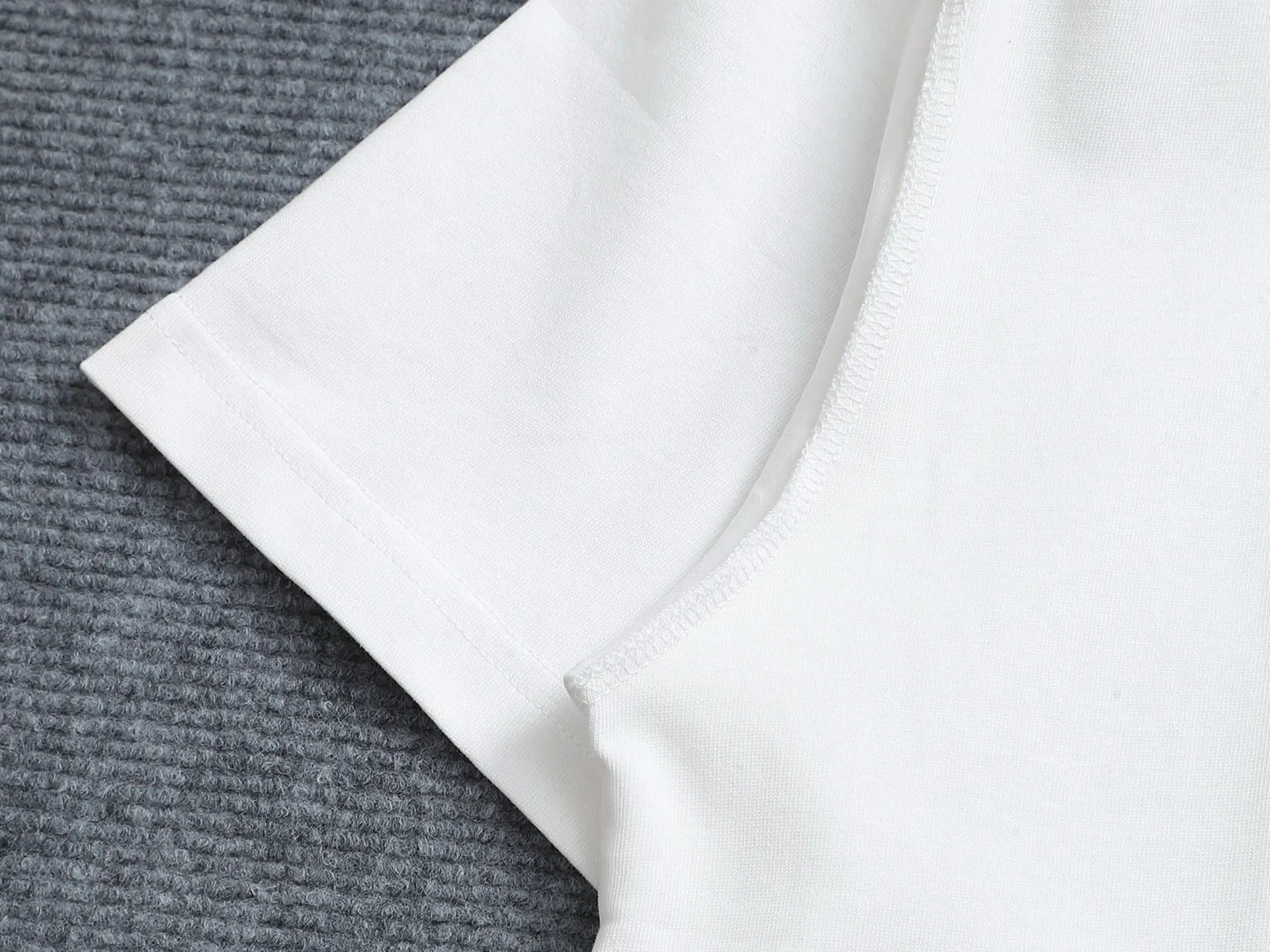 🅿️170 High quality Louis 1V launches new poisonous mushroom T-shirt, early shipment, fully embroidered pattern, full of high-end feel, embroidered pattern T-shirt short sleeves, ZP feel, embroidery is clear and full, delicate, perfectly restored, same style for men and women, size XS.S.M.L